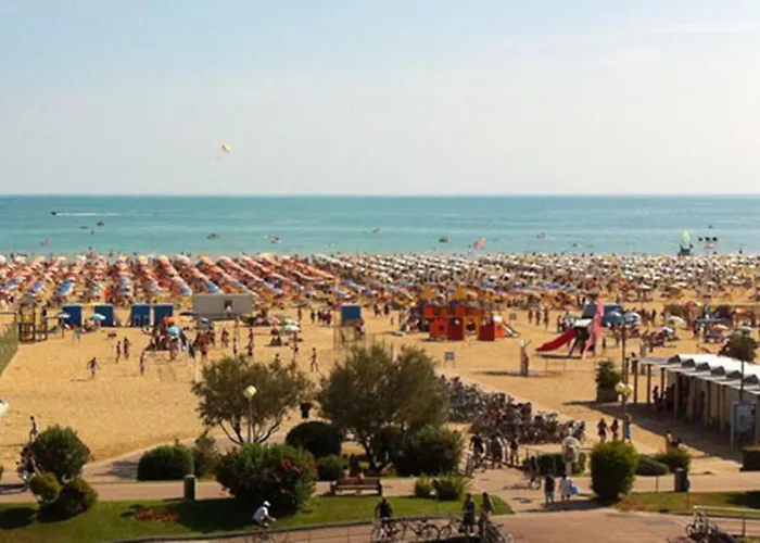 Apartment Enjoy The Sea View From Our Spacious Balcony Bibione