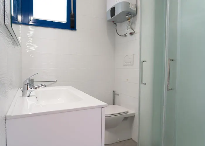 Enjoy The Sea View From Our Spacious Balcony Appartamento